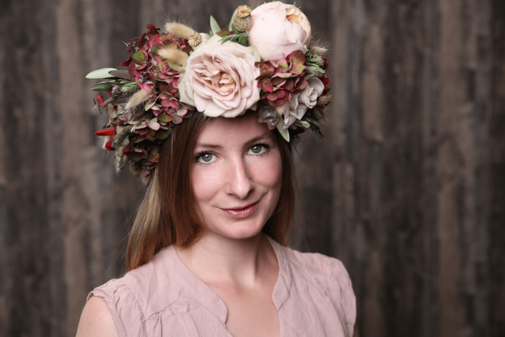 Fertig ist die „Floral Crown“ oder auf bayerisch: „as Haarkranzal“
